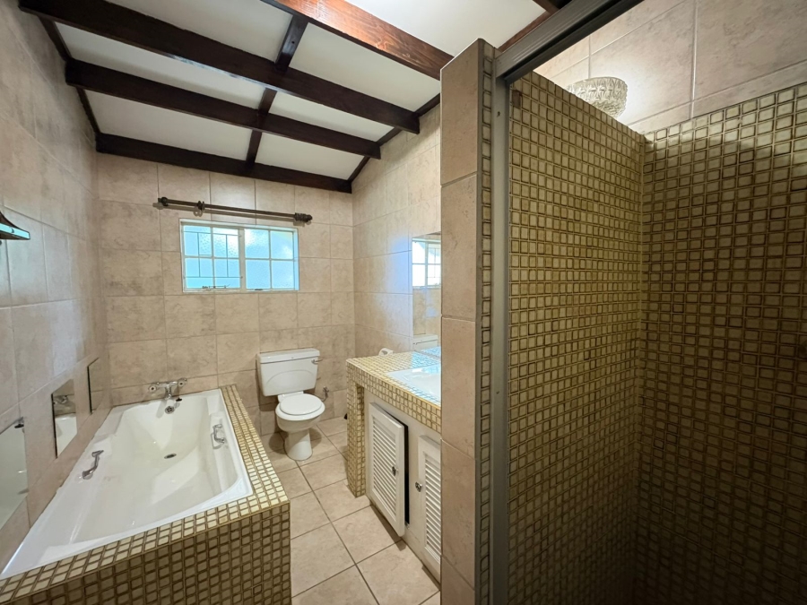 5 Bedroom Property for Sale in Protea Park North West